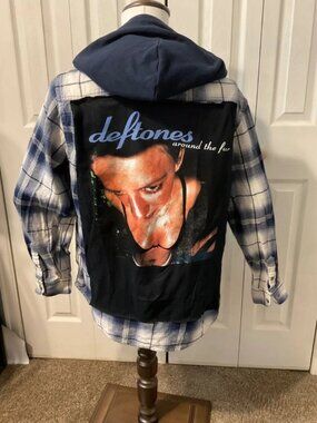 Deftones Around the Fur Upcycled Back Graphic T-Shirt Men's Sz XL Hooded Flannel